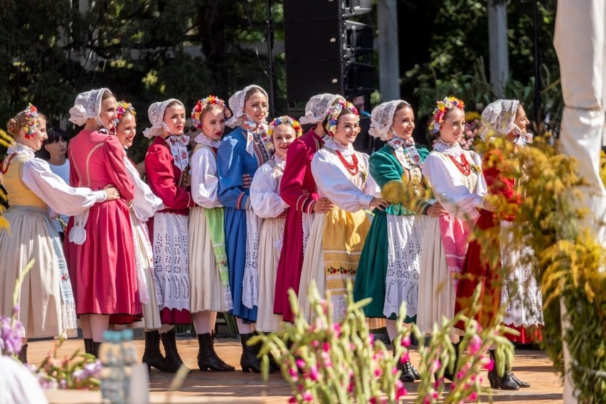 Wspólną zabawę otworzy dożynkowy korowód. Wyruszy o godz. 14...