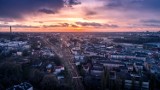 Lublin przed zachodem słońca na klimatycznych fotografiach Aleksandra Głowackiego (ZDJĘCIA Z DRONA)