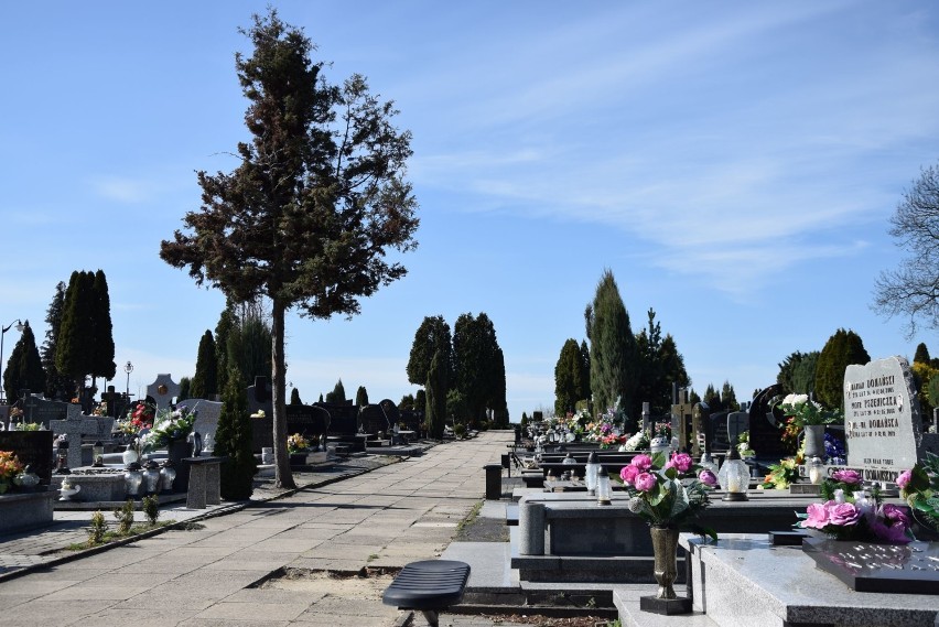 Cmentarze w Wieluniu w dobie koronawirusa FOTO