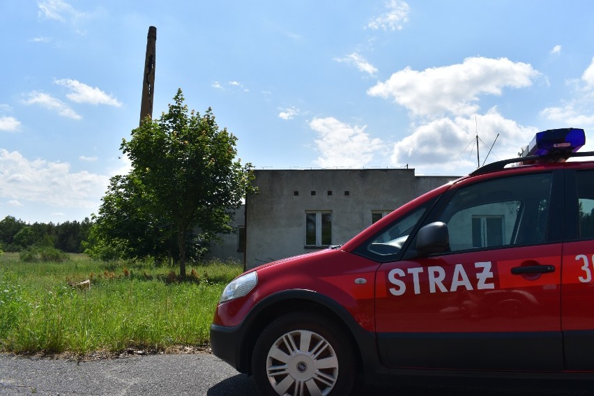 Tak wyglądał wysoki komin w Wałowicach po tym jak uderzył w...
