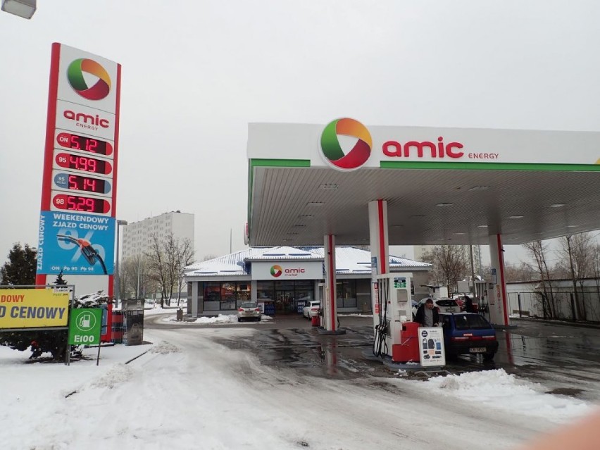 Rosyjski Lukoil znika z Polski. Stacje benzynowe przejmuje Amic Energy