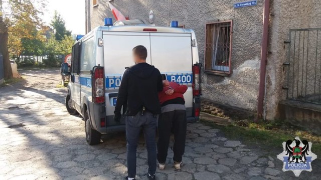 28-letni mieszkaniec miejscowości Grzędy odpowie przed sądem za kradzież z włamaniem do domu w Witoszowie Dolnym