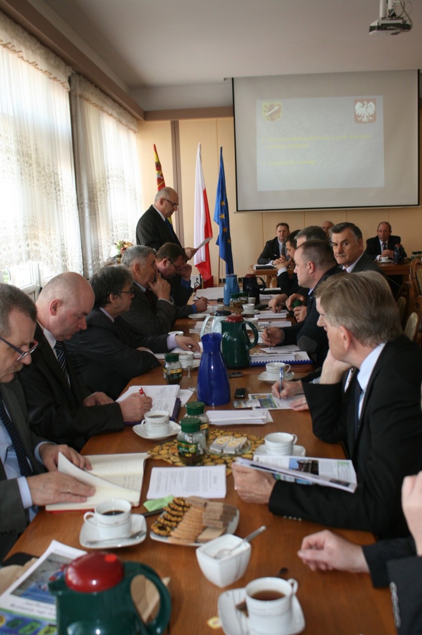 XIV sesja Rady Powiatu Radziejowskiego [zdjęcia]