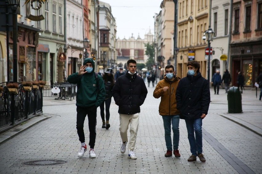 Od 15 maja nie będzie trzeba nosić maseczek na świeżym...