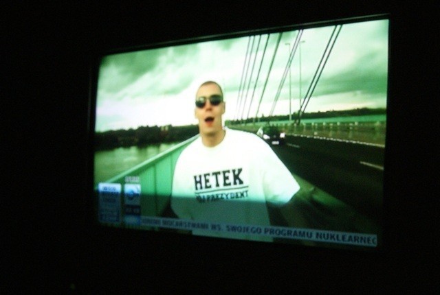 Teledysk "Stawiam na Hetkowskiego" w TVN24