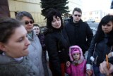 Mieszkańcy ul. Grygowej nie chcą spalarni opon. "Oni do nas nie wjadą. Chyba że po trupach" (wideo)