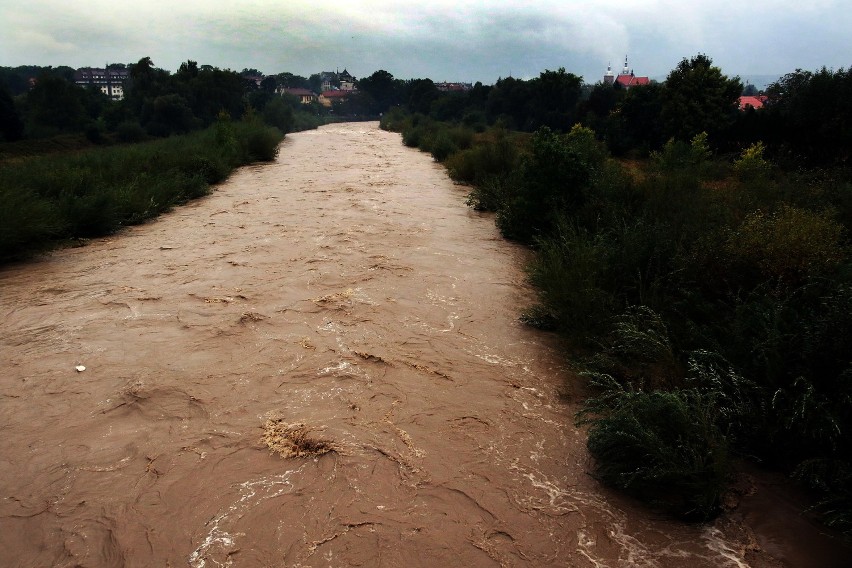 WAŻNE: Alarm powodziowy w Małopolsce, poziom rzek rośnie