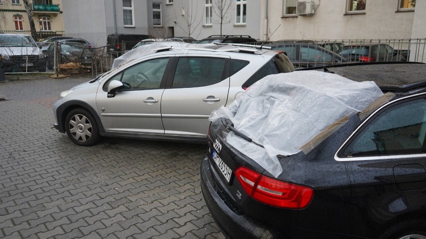 Interwencja strażaków przy ul. Moniuszki w Nysie.