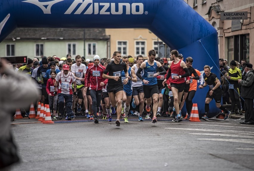 Bieg "Drezdenecka dycha" już za nami. Na starcie pojawiło się ok. 500 amatorów tego sportu (ZDJĘCIA)