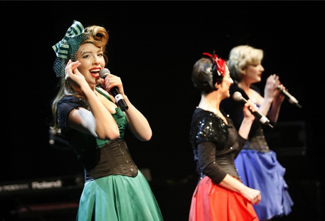 The Puppini Sisters wystąpią w Warszawie. Koncert brytyjskiego tria w Fabryce Trzciny