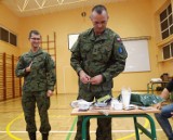 Wojsko w szkole w Nowem
