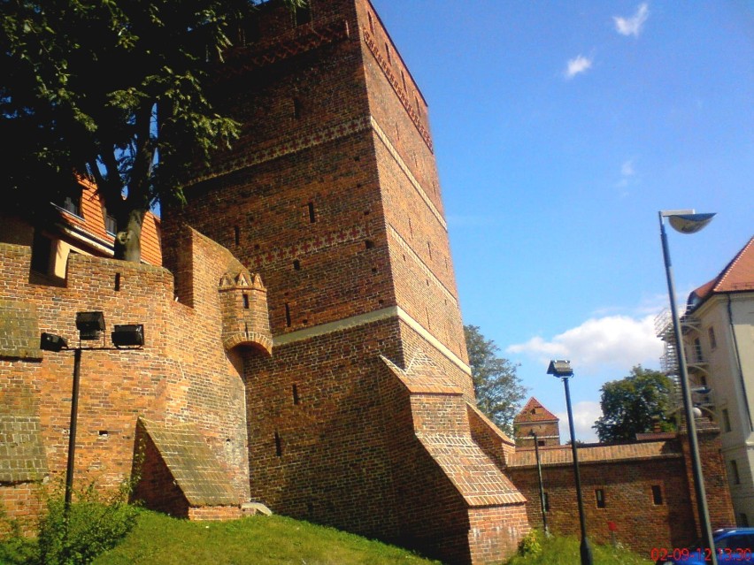 Pod Krzywą Wieżą w Toruniu