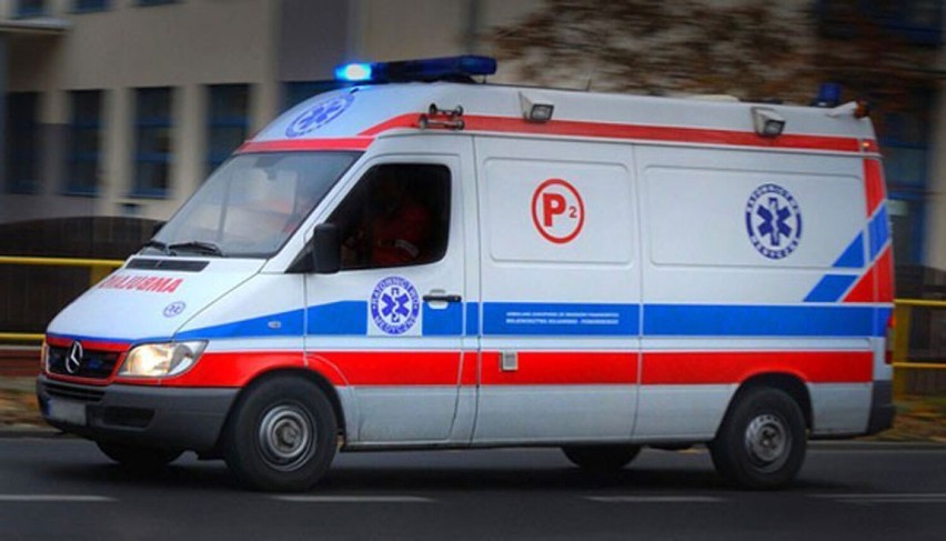 Wypadek w Bieruniu. Samochód potrącił nastolatkę na przejściu dla pieszych. 15-latka trafiła do szpitala