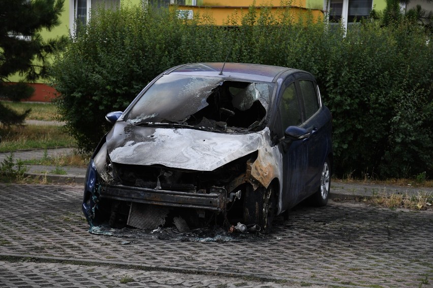 Na osiedlu Południe we Włocławku doszło do pożaru samochodu...