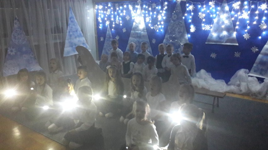 Świąteczne występy w Przedszkolu nr 15 w Sieradzu (fot)