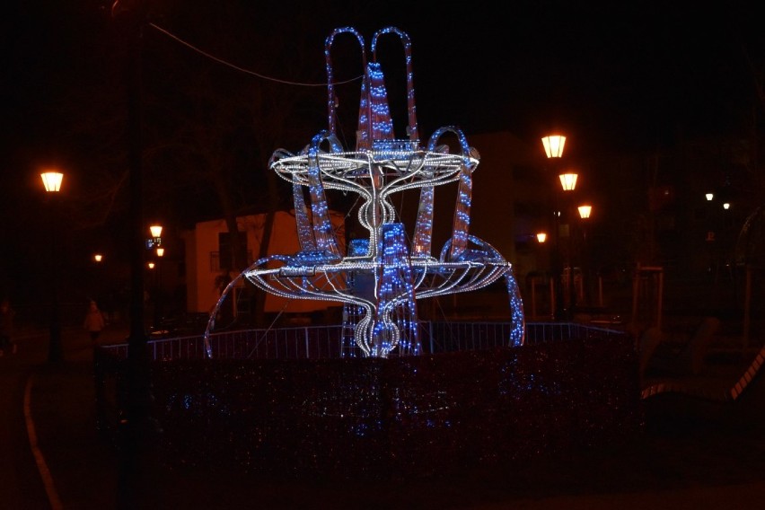 Wejherowo. Świąteczne iluminacje na rynku, w parku i na ulicach miasta| ZDJĘCIA