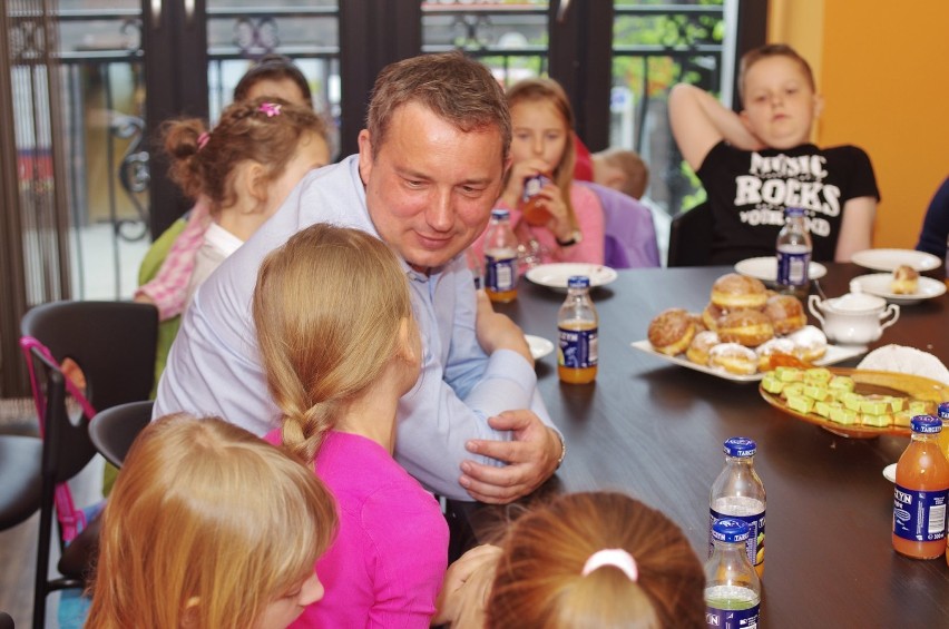 Poseł Dariusz Kubiak gościł uczniów w swoim biurze poselskim