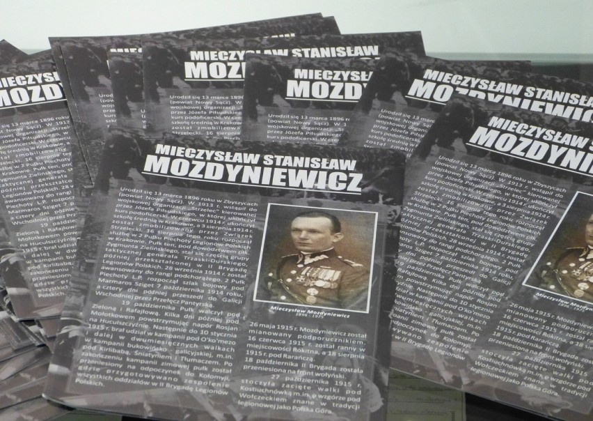 Zorganizowali wystawę i wydali ulotkę poświęconą Mieczysławowi Mozdyniewiczowi