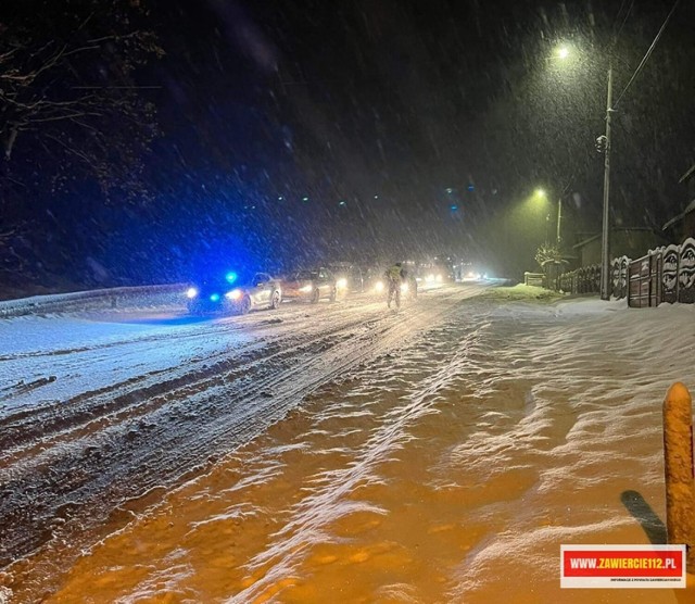Na Górze Żerkowskiej 14 grudnia w godzinach wieczornych panowały katastrofalne warunki drogowe. Zdjęcie dzięki uprzejmości Zawiercie112