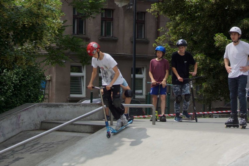 Skatepark w Kaliszu. Stowarzyszenie "Kask jest cool" i samorząd miasta zachęcają do noszenia kasków. ZDJĘCIA 