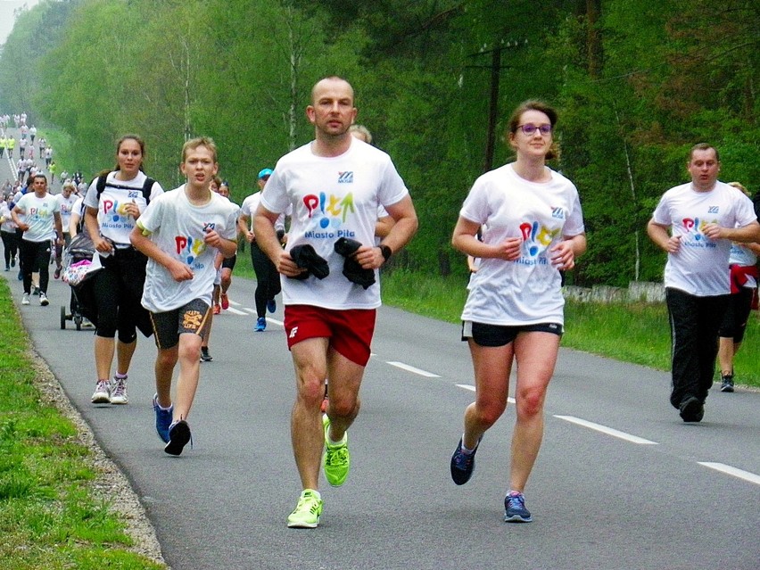 W najbliższą sobotę Bieg Wiosny. Jego uczestnicy tradycyjnie pobiegną na Płotki. Zobacz zdjęcia z ubiegłorocznej imprezy