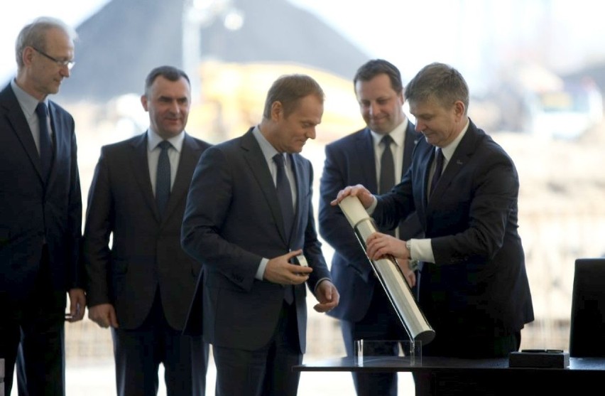 Terminal Naftowy w Gdańsku. Premier Donald Tusk wmurował kamień węgielny  [ZDJĘCIA]