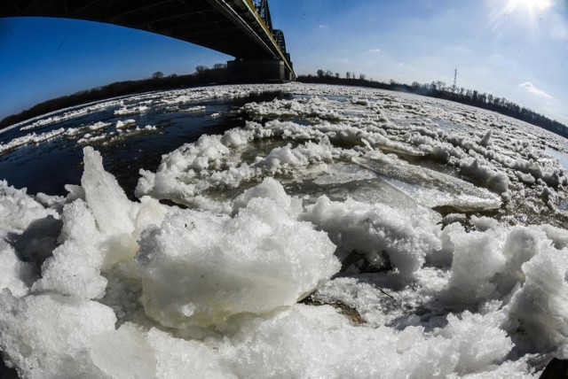 Zima 2018/2019. Zastanawialiście się, jaka będzie nadchodząca zima. Czy będzie śnieżna, mroźna, a może deszczowa i wietrzna? Zebraliśmy dla Was wszystkie prognozy i przepowiednie dotyczące zimy 2018/19. 

Zobaczcie na kolejnych zdjęciach >>>>>>


Klimat w kraju się zmieni. Zagrożenie dla Polski i świata.

