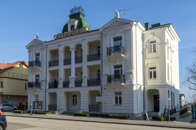 Sanatorium Oblęgorek (zdjęcie) i Mikołaj w Busku - Zdroju zostaną przekształcone na izolatoria dla osób zakażonych koronawirusem.