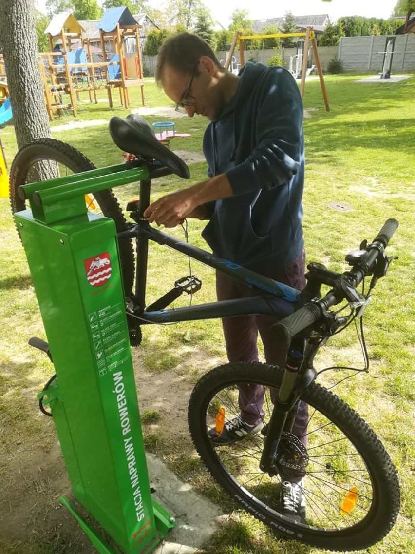 Zapolice mają samoobsługową stację obsługi rowerów