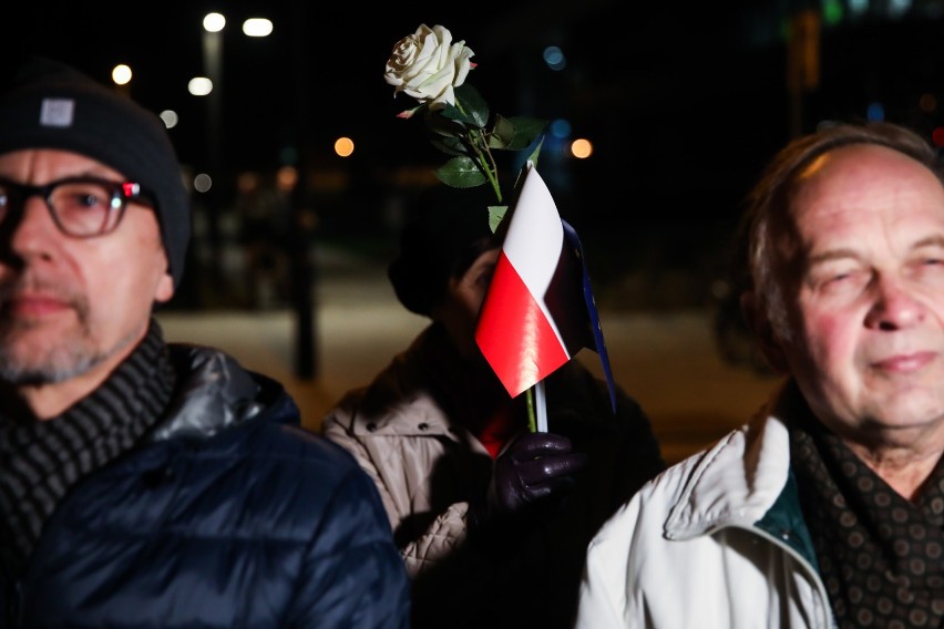 Kraków. Trybunał Sprawiedliwości wydał wyrok, KOD manifestował [ZDJĘCIA]