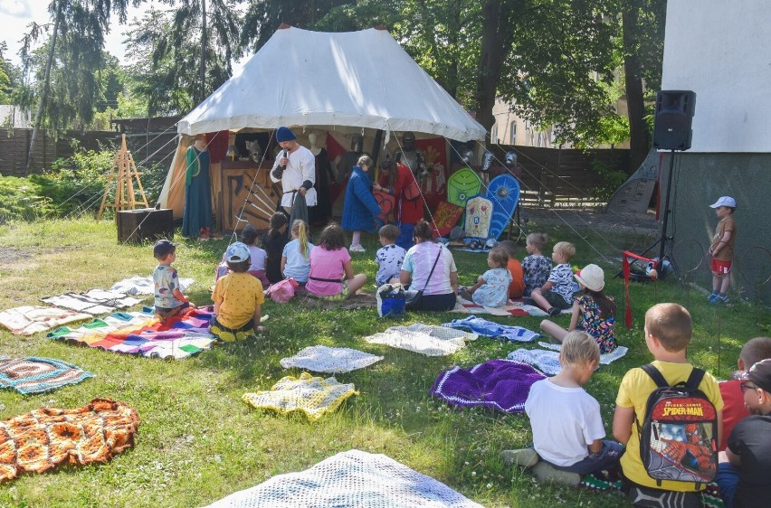 Szamotuły. "Podróże w czasie" z Szamotulskim Ośrodkiem Kultury. Bo wakacje w mieście wcale nie muszą być nudne!