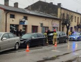 Karambol we Włoszczowie. Trzy samochody wzięły udział w kraksie, jedna osoba trafiła do szpitala