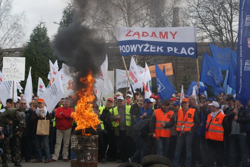 Tak wyglądała hutnicza pikieta w Dąbrowie Górniczej w 2014...