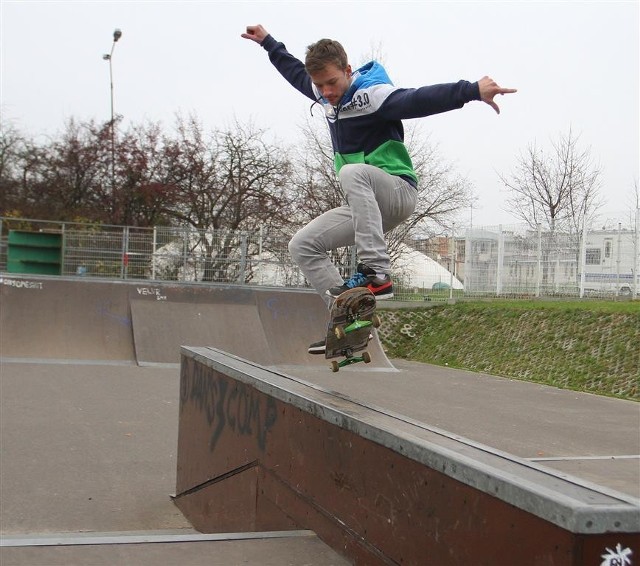 Igor Pawłowicz, tak jak i inni użytkownicy, chcą, aby jazda w skateparku była  bezpieczna