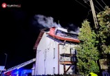 Pożar nocą wygonił z domu rodzinę spod Krakowa. Dobrzy ludzie zbierają dla nich pieniądze, żeby odbudować dach i zrobić remont