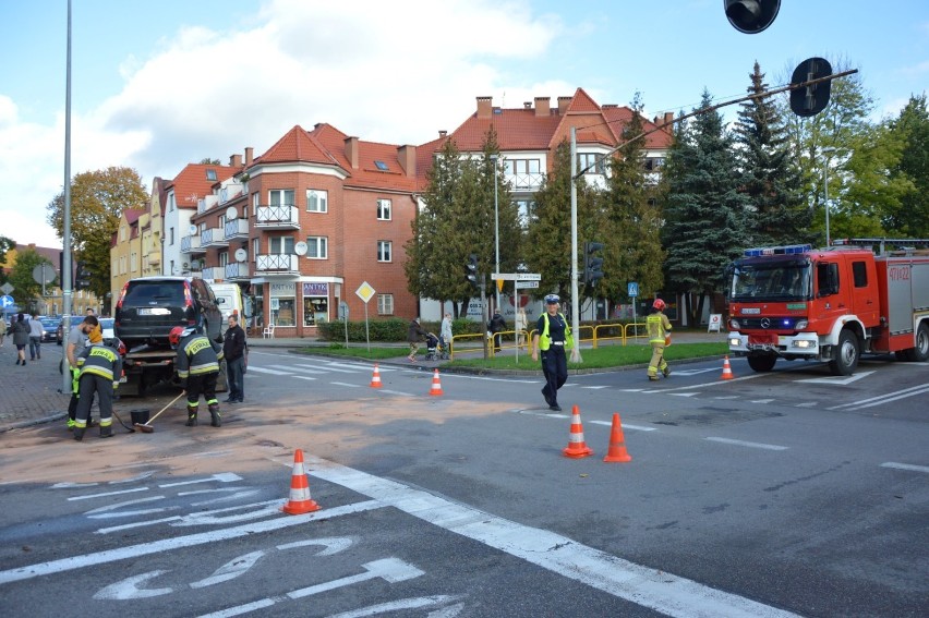 Poranna kolizja aut na skrzyżowaniu Wolności i Armii Krajowej w Lęborku