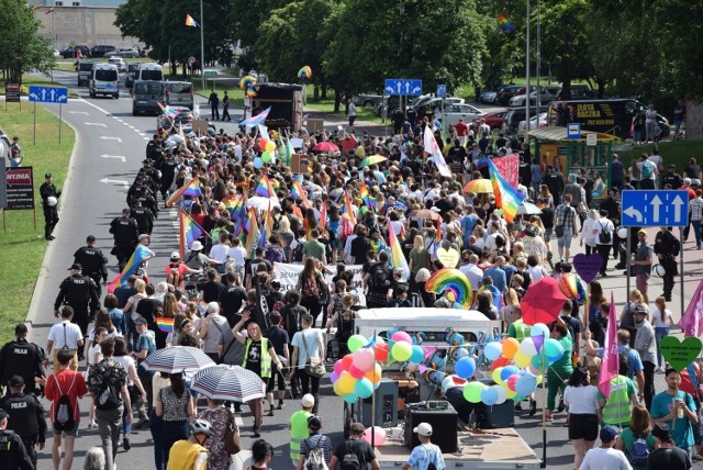 Tak było podczas zeszłorocznego Marszu Równości w Zielonej Górze, który przeszedł ulicami miasta 1 czerwca.