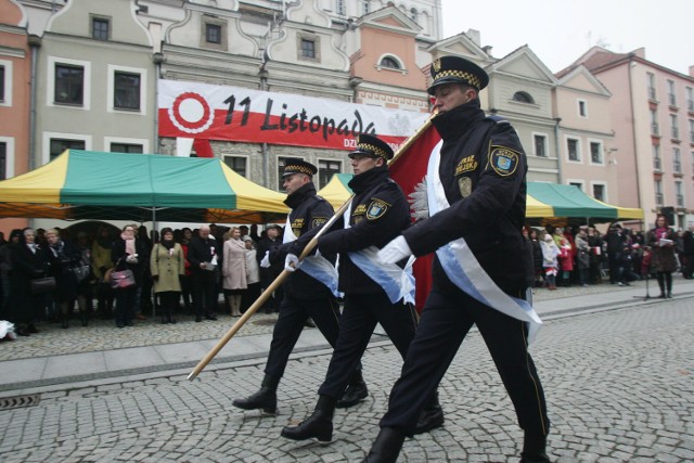 Świętowanie zacznie się wcześniej, bo już 8 listopada. Na ten dzień Ośrodek Sportu i Rekreacji zaplanował Legnicki Bieg Niepodległości (ul. N.M.P., Rynek)
org. OSiR. Początek o godz. 16.