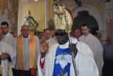 Kilkuset księży w Bazylice Mniejszej w Sieradzu. Przewodniczy kardynał z Gwinei ZDJĘCIA