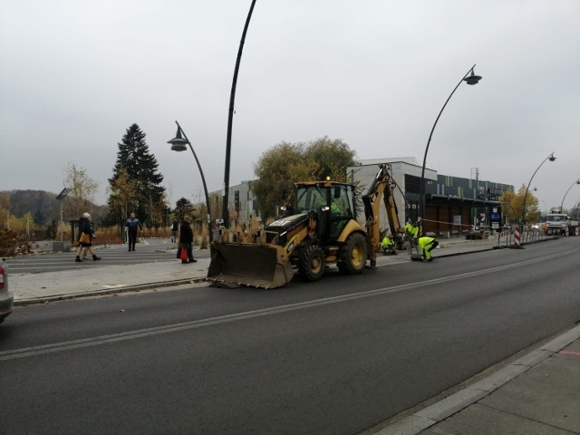 W Jaworznie rozpoczęła się naprawa przystanków autobusowych w centrum miasta. 

Zobacz kolejne zdjęcia. Przesuń w prawo - wciśnij strzałkę lub przycisk NASTĘPNE