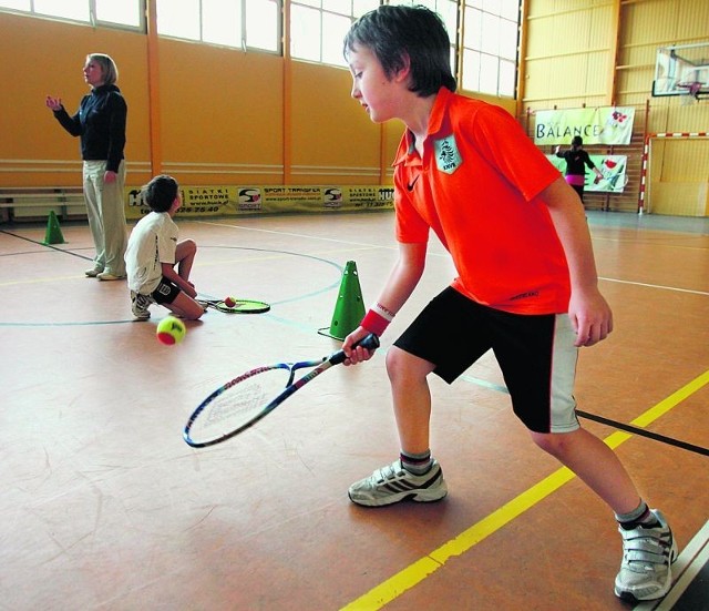 7-letni Olek Król odliczał minuty, aż zagra w tenisa ziemnego pod okiem instruktorki