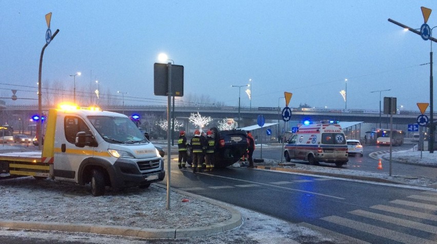 Wypadek na skrzyżowaniu ulic Mościckiego i 3 Maja, 22...