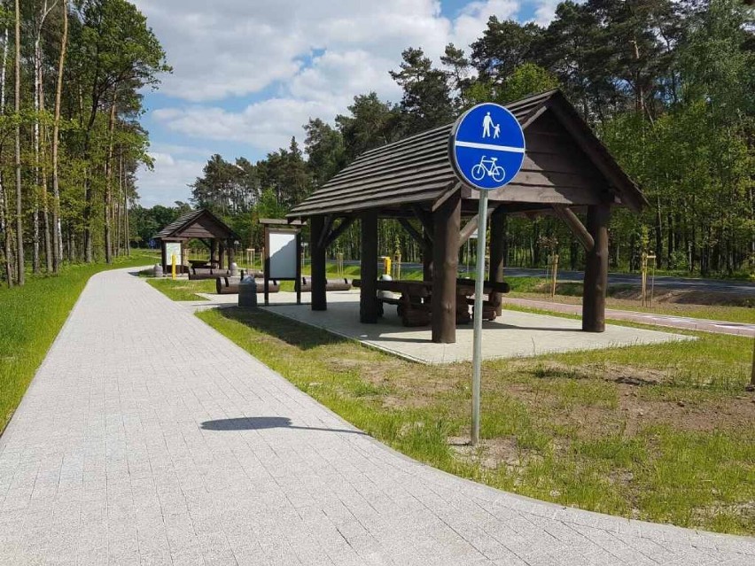 Gmina Kleszczów. Nowy odcinek ścieżki i fajne miejsce na leśny biwak dla rowerzystów