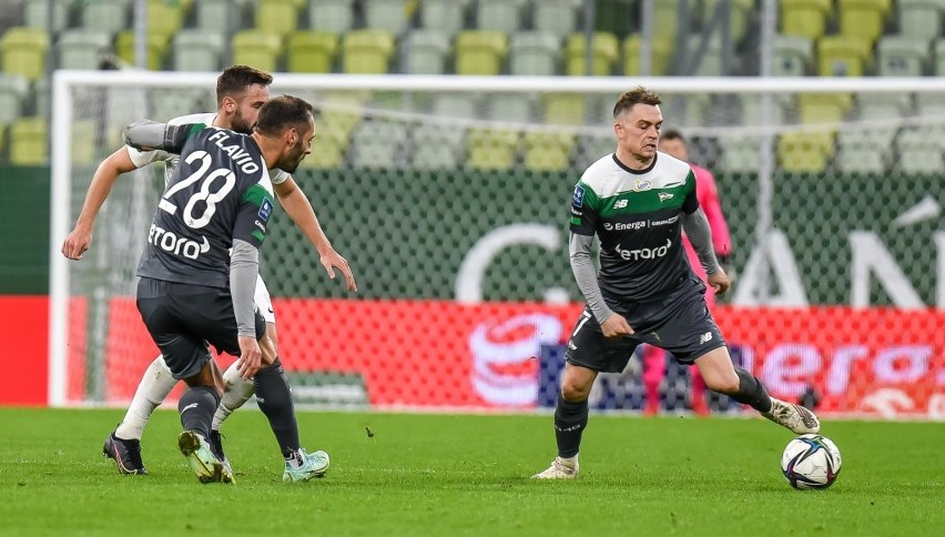 Lechia Gdańsk traci punkty na własne życzenie, ale ma też skuteczne pościgi. Suma szczęścia wychodzi na zero