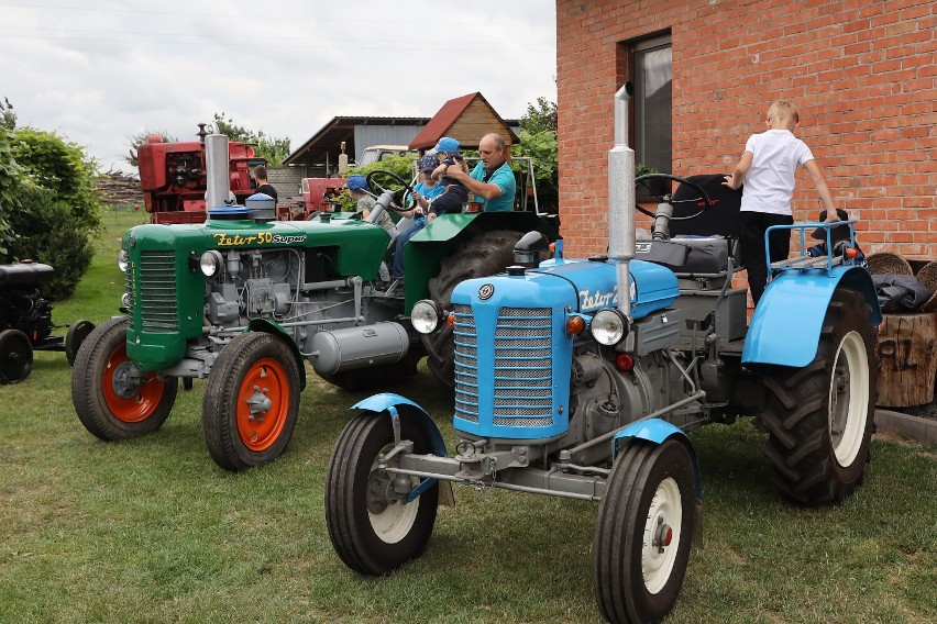 Kolekcja traktorów i maszyn rolniczych w gminie Moszczenica