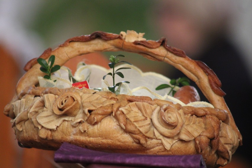 Święcenie pokarmów wielkanocnych w bełchatowskich kościołach...