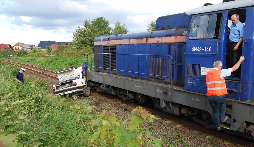 Władysławowo: Samochód wjechał pod pociąg