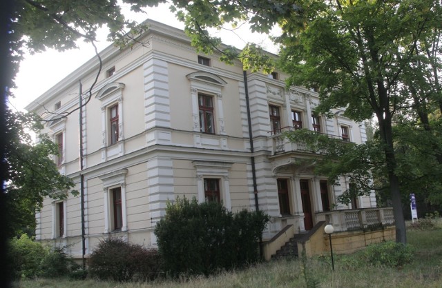 Willę w stylu neorenesansowym zbudowano w 1888 roku dla fabrykanta Zygmunta Richtera