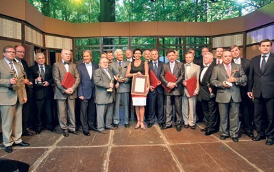 Laureaci Cezarów i Diamentów 2009 roku stanęli na pamiątkę do wspólnej fotografii