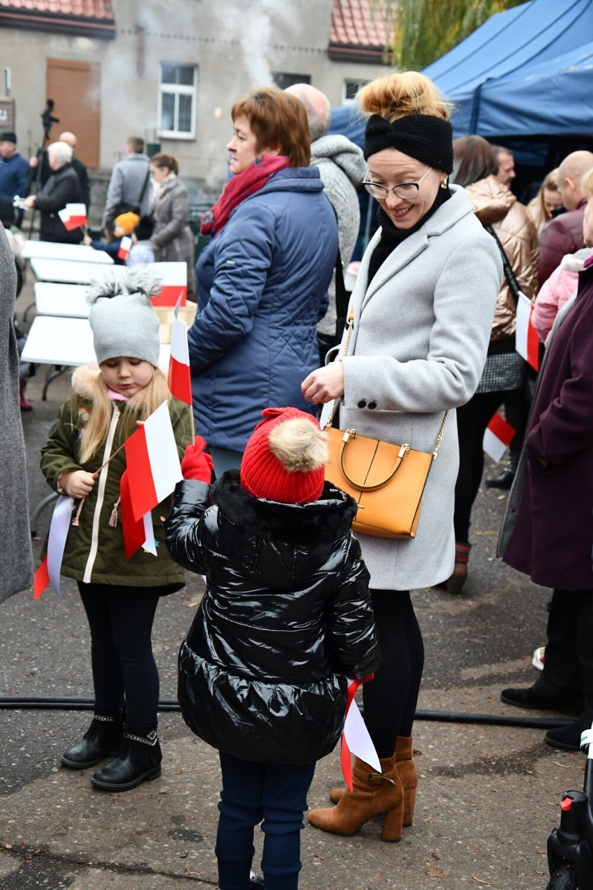 Była wystawa, koncerty, wojskowy sprzęt i rogale od uczestników "Master Chef". Jak Święto Niepodległości wyglądało w Margoninie?